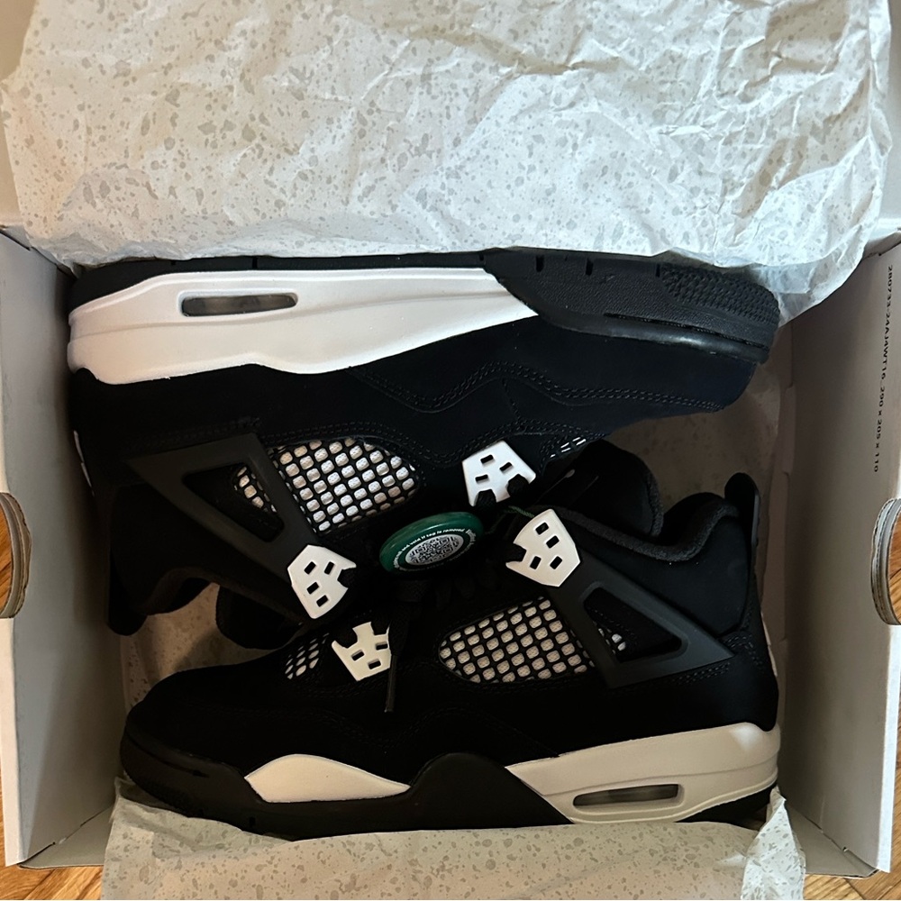 Jordan 4 Retro White Thunder